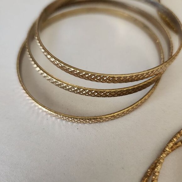 Fashion Jewelry Lot Of Bangle Braclets 12 Total, 9 Loose 3 Attached - Picture 8 of 8